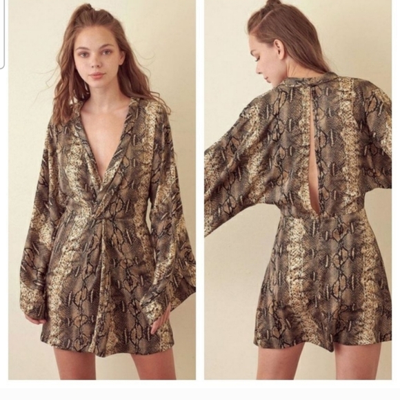 STORIA Snake print wrap front mini dress. Size small - Picture 1 of 11